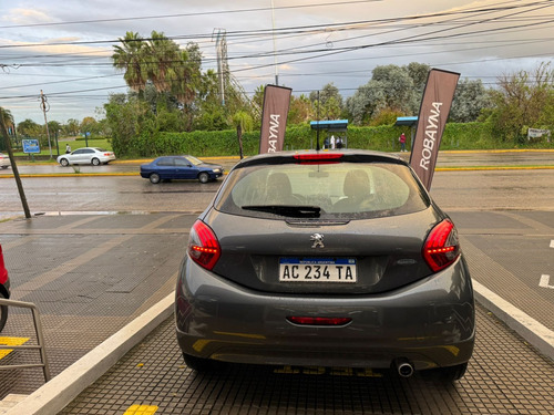 Peugeot 208 1.6 Feline Tiptronic