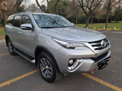 Imagen 2 de 17 de Toyota Sw4 2.8 Srx 177cv 4x4 7as At 2017