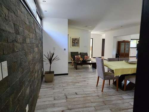 Casa En La Rufina Zona Baja 4 Dormitorios Una Planta Dependencia