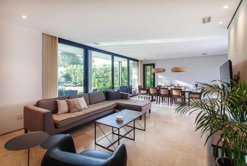 Imagen 11 de 18 de Espectacular Casa En Saint Thomas Este De Canning!!! Unica En La Zona!!!
