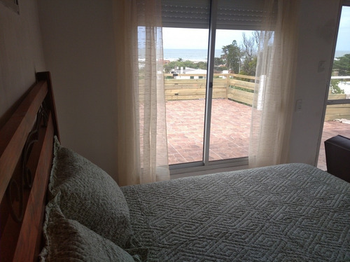 Imagen 14 de 25 de Casa Con Gran Vista Al Mar En La Paloma,(precio Marzo A Nov)