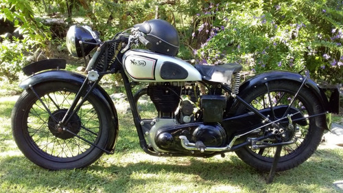 Moto Clásica Antigua Norton 500