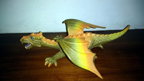 Dragón De Juguete (Usado)