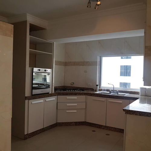 Imagen 7 de 8 de Apartamento En Alquiler City Gold Ii (marco Valencia)