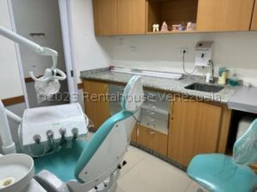 #23-31523  Moderno Consultorio Odontológico En El Castillejo 