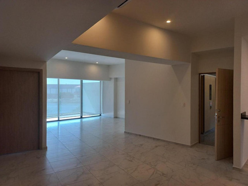 Departamento En Cabo Norte, 3 Recamaras, En 170m2, Balcon Con Vista Al Lago