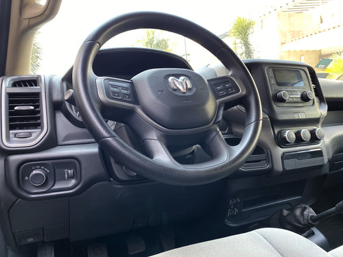 RAM 4000 5.7 Chasis Cabina Pl 4x2 Mt