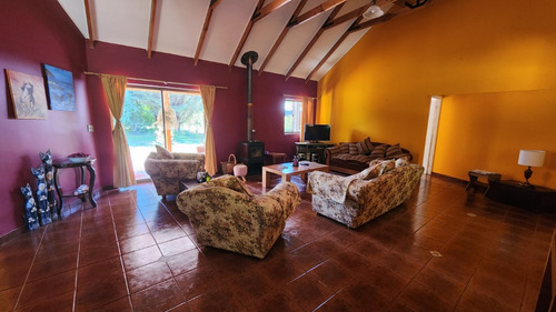 Precio Rebajado Parcela Con Gran Casa, Piscina Y Quinch