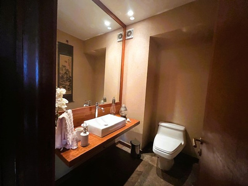 Venta, Impecable, Vistas Despejadas, Tres Dormitorios.