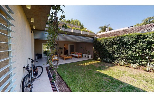 Imagen 16 de 30 de Casa En Venta En Olivos Con Pileta Y Jardin