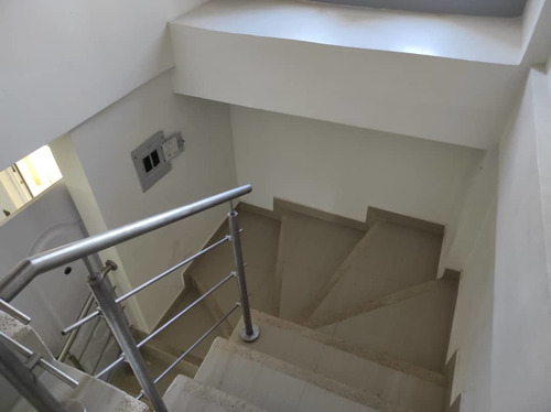 Imagen 9 de 10 de Michelle Alquila/vende Town House San Diego Ld270
