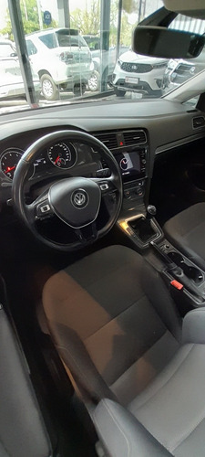Imagen 6 de 8 de Volkswagen Golf 2018 1.4 Comfortline Tsi