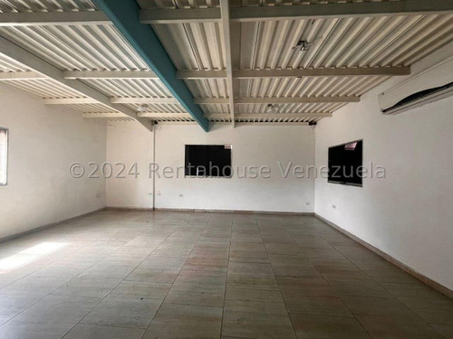 Francisco Rojas Norscia Rentahouse Alquila, Amplio Galpon Comercial En Zona Industrial Ii De Barquisimeto, Ideal Para Tu Empresa Del Ramo Comercial, 2 4 - 1 9 2 5 0, Llama Ya E Invierte Con Nosotros!!