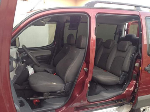 Imagem 7 de 8 de Fiat Doblo 2011 1.8 16v Adventure Locker Flex 5p
