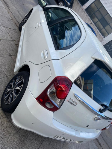 Imagen 9 de 12 de Toyota Etios 2022 0km Xls Pack 5p Automatico Blanco Perlado