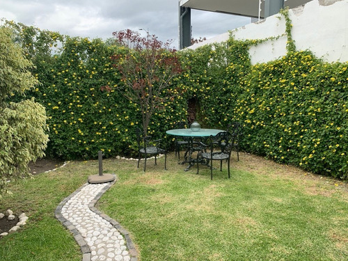 Imagen 2 de 18 de Casa En Venta En Juriquilla Con Roof Garden