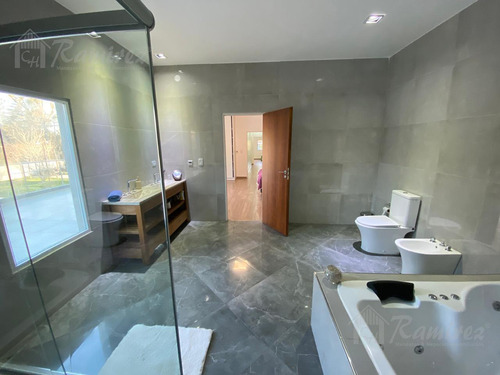Quinta 4 Ambientes En Venta - Francisco Alvarez, Moreno