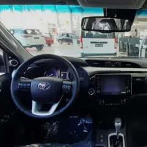 Imagen 11 de 15 de Toyota Hilux 4x2 Dc Srx 2.8 Tdi 6 At 2023