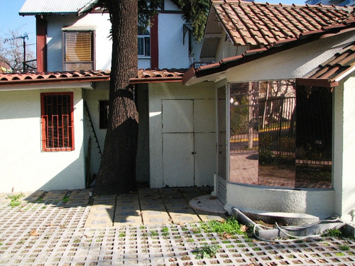 Casa Esquina. Un Piso. Apta Oficinas, Cafe De Barrio, Otros