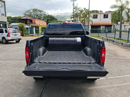 Imagen 3 de 14 de Chevrolet Silverado Lt