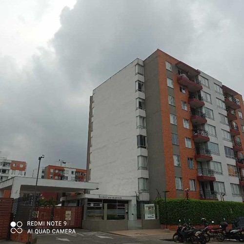 Apartamento En Valle De Lili Sur Cali 1 Piso Con Patio En Venta  (e.r)