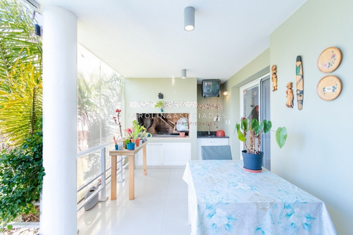 Casa De Cuatro Dormitorios En Venta Frente Al Mar- Ref: 2717