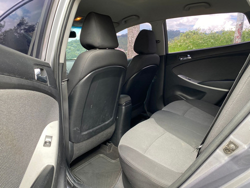 Hyundai I25 Hb Automático 2015