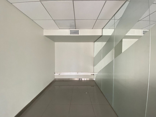 Cuevas/barrio Cívico Comercial/amplia Factibilidad Comercial
