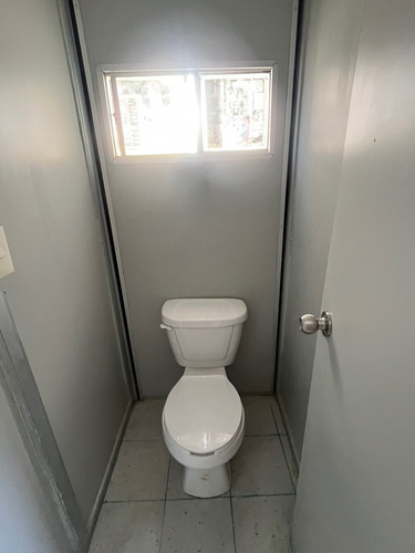 Baños Sanitarios Mixtos Para Hombres Y Mujeres Con Clima