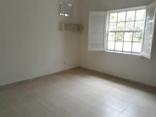 Imagem 11 de 15 de Casa Em Condomínio Para Venda Em Araruama, Bananeiras, 4 Dormitórios, 2 Suítes, 2 Banheiros, 4 Vagas - 77_2-238892