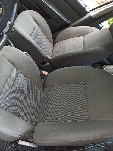 Imagen 9 de 12 de Chevrolet Aveo 2017 1.6 Lt Mt