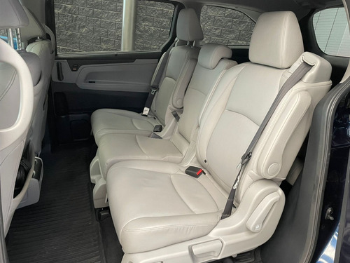 Imagen 9 de 11 de Honda Odyssey Touring 2018 Azul