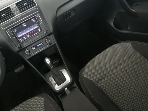 Imagen 9 de 15 de Volkswagen Vento Confortline Plus