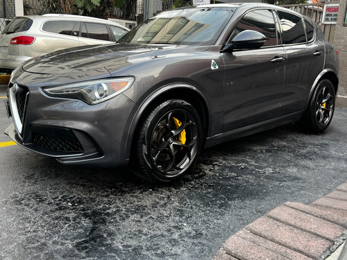 Alfa Romeo Stelvio Quadrifoglio V6 Biturbo Blindada