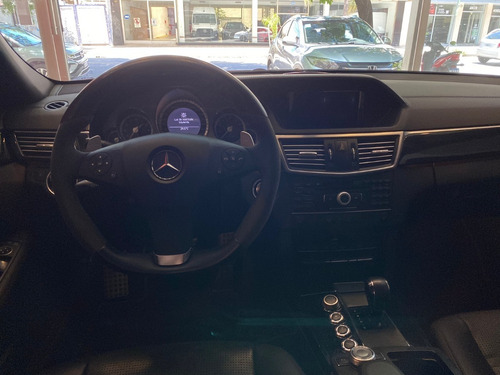 Imagen 18 de 25 de Mercedes Benz E 63 Amg 2011