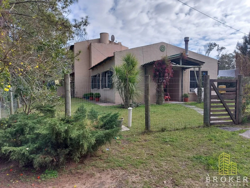 Casa En Venta En Manantiales Bs As