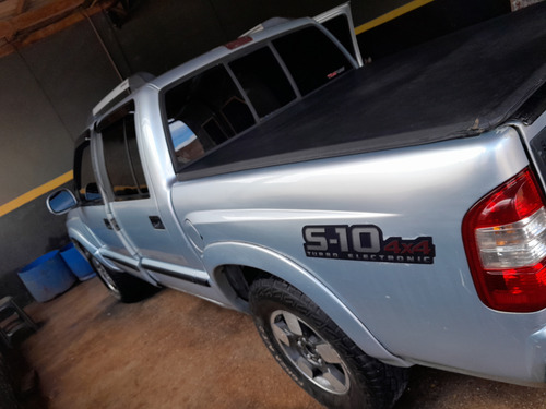 Chevrolet S10 2.8 Executive Cab. Dupla 4x4 4p