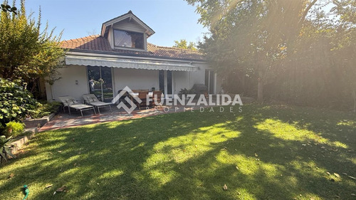 Casa En Venta De 3 Dorm. En Ñuñoa