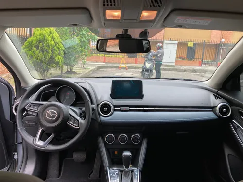 Mazda 2 1.5 Grand Touring Lx Sedan