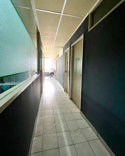 Venta Oficina Edificio Centro Plaza Urb. Calicanto Maracay Aragua