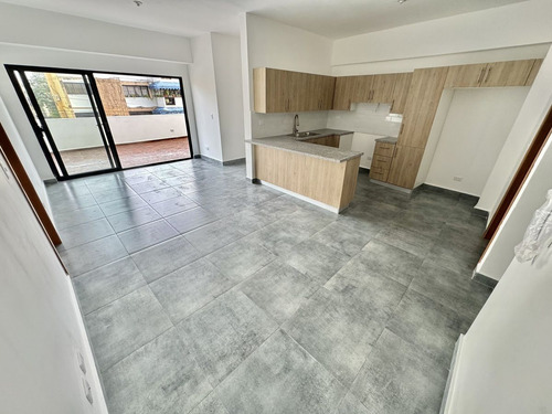 Apartamento Nuevo En Evaristo Morales
