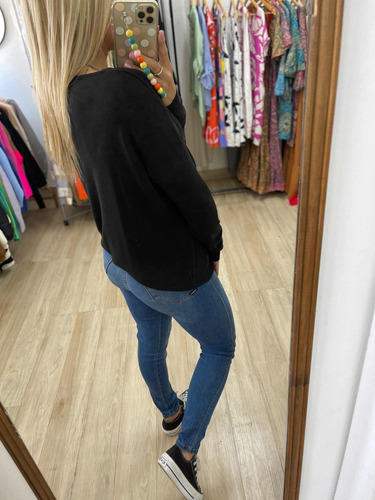 Imagen 3 de 10 de Sweaters De Hilo Colores Mujer The Big Shop