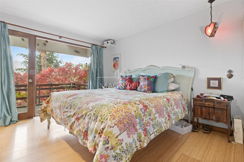 Casa En Venta De 5 Dorm. En Lo Barnechea