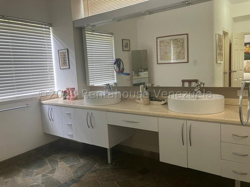 En Venta Casa Compuesta Por 2 Grandes Parcelas Que Se Unen Ubicada En El Peñón 24-11850