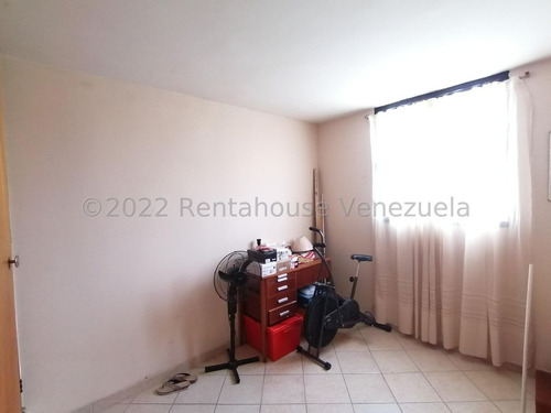 Imagen 19 de 30 de Apartamentos En Venta En La Pastoreña Zona Este Barquisimeto, Lara 22-25447 Romer Gonzalez Profesional Inmobiliario Renta House