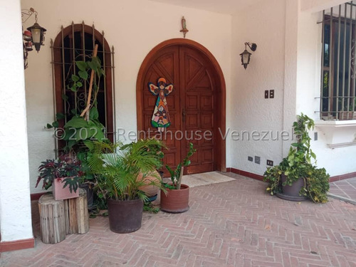 Hermosa Y Amplia  Casa En Venta En San Luis 24-6689 Yf