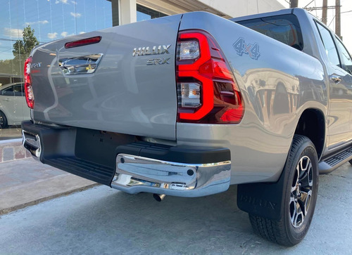Imagen 5 de 15 de Toyota Hilux D/cabina 2.8 Tdi 204cv A/t 6 4x4 Srx 0km My2023