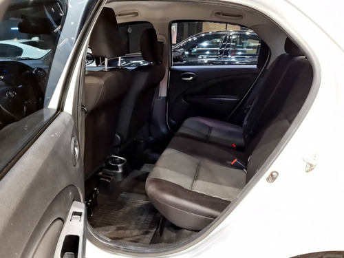 Imagem 9 de 11 de Toyota Etios 1.5 X Sedan 16v Flex 4p Automático