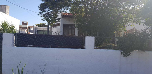 Casa 3 Dorm Debali E Itazurubi U$s 110000 V107