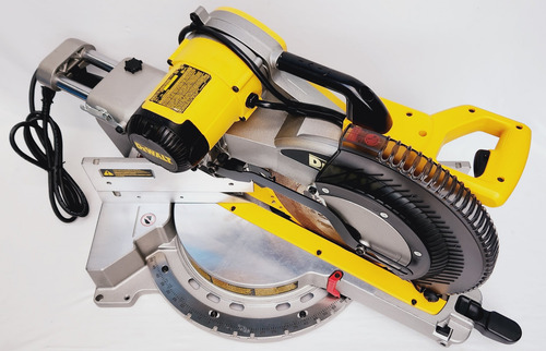 Sierra Ingletadora Dewalt Dws779 De Doble Bisel 110v (Usado)